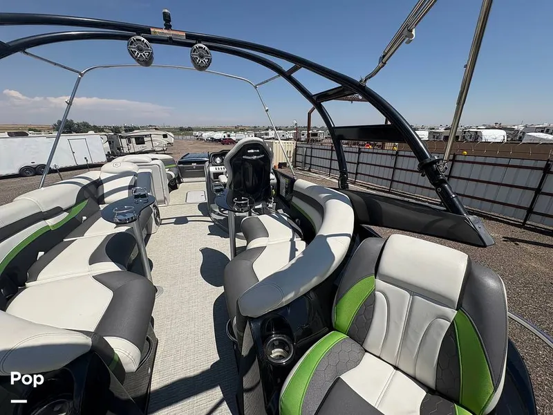 Slide: The Image of Godfrey Pontoon 250 XP 2020 - 15702953
