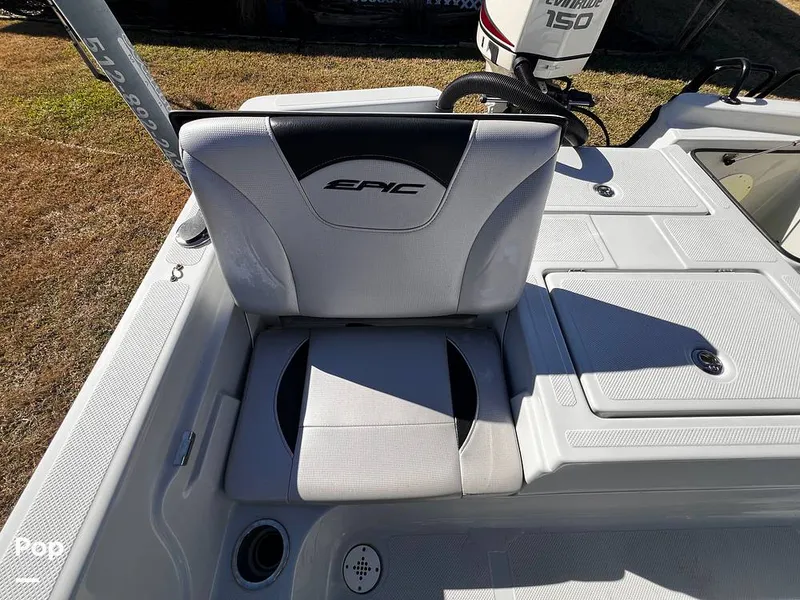 Slide: The Image of Folding Aft Seats - 15118262