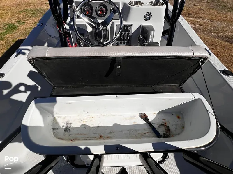 Slide: The Image of Leaning Post Storage - 15118356