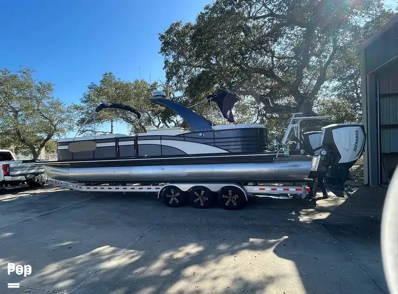 The Image of 2019 Bennington 30RSR - 15122746