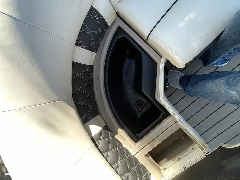 Slide: The Image of Bow Passenger Seating With Storage - 15122298