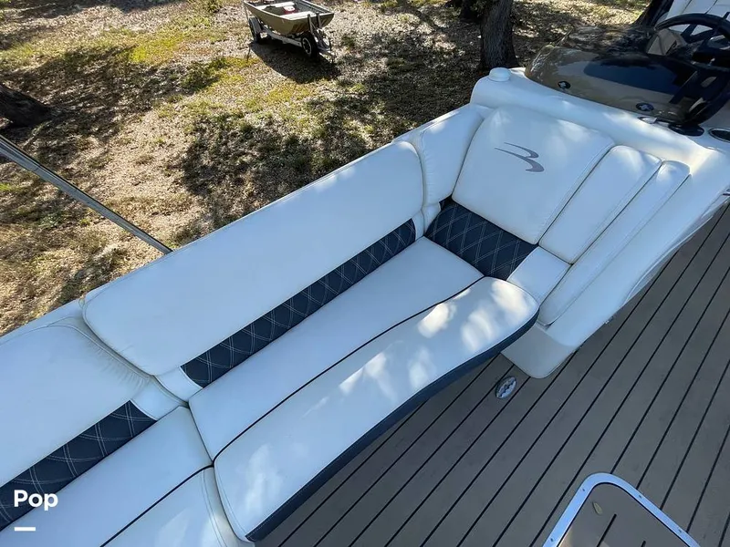 Slide: The Image of Bow Passenger Seating With Storage - 15122300