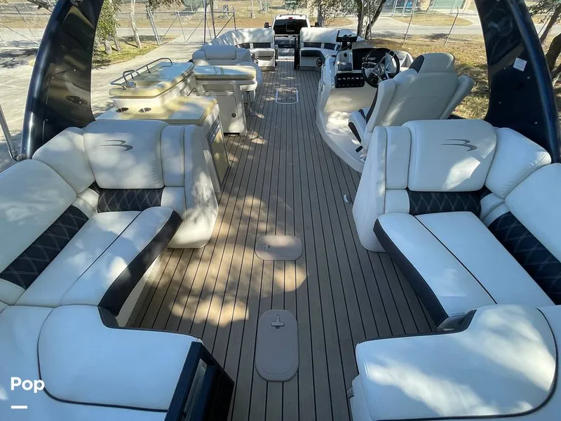 Slide: The Image of Stern Passenger Seating With Storage - 15122365