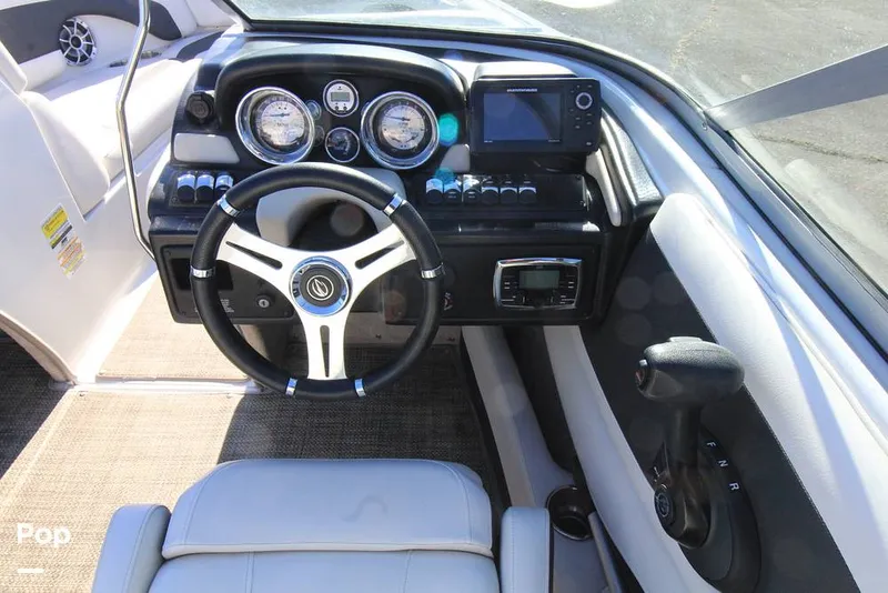 Slide: The Image of Crownline Boats 225 SS 2016 - 15120734