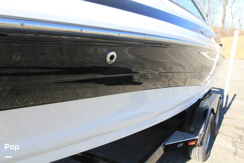 Slide: The Image of Crownline Boats 225 SS 2016 - 15120785