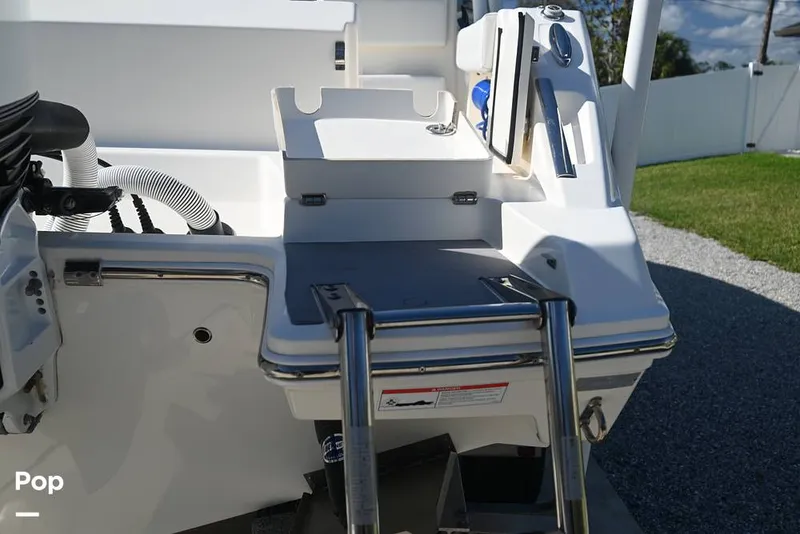Slide: The Image of Cobia 240 DC 2021 - 15160434