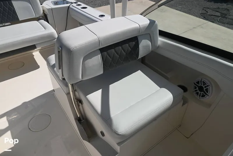 Slide: The Image of Cobia 240 DC 2021 - 15160301