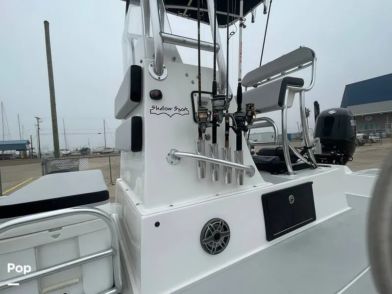 Slide: The Image of Raised Center Console - 15105399