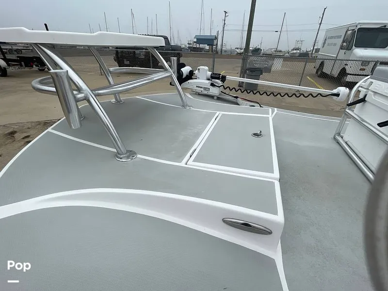Slide: The Image of Bow Casting Deck With Storage/casting Platform/trolling Motor - 15105396
