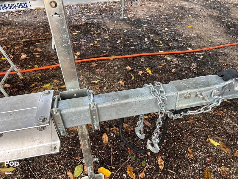 Slide: The Image of Larson LXI 292 2013 - 15939392