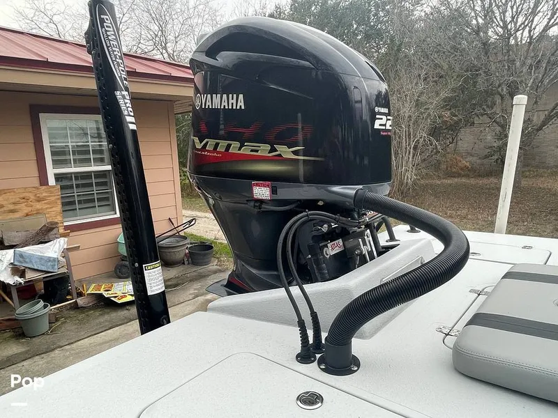 Slide: The Image of Yamaha 225 Horsepower Engine - 15149760