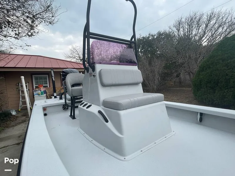 Slide: The Image of Passenger Seat With Live Well And Backrest - 15149509