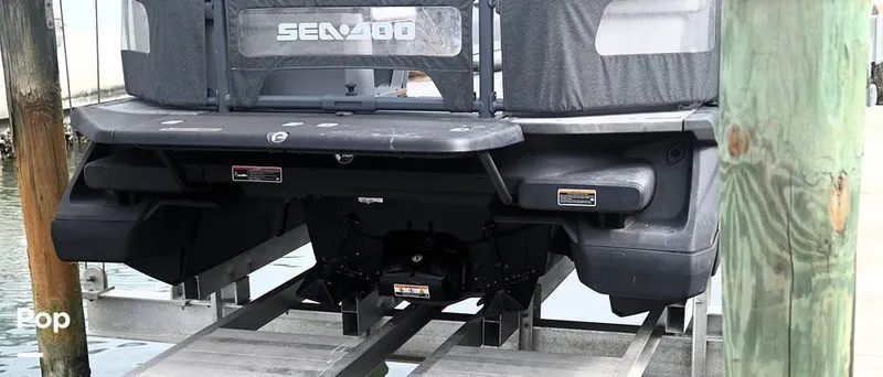 Slide: The Image of Sea-Doo Switch Cruise 21 2023 - 15194900