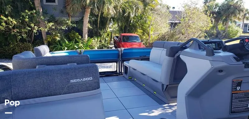 Slide: The Image of Sea-Doo Switch Cruise 21 2023 - 15136465