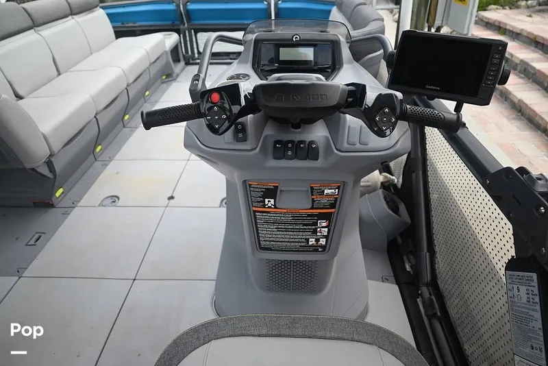 Slide: The Image of Sea-Doo Switch Cruise 21 2023 - 15194943