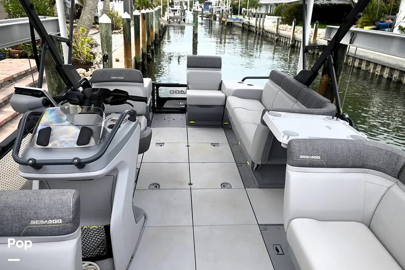 Slide: The Image of Sea-Doo Switch Cruise 21 2023 - 15194945