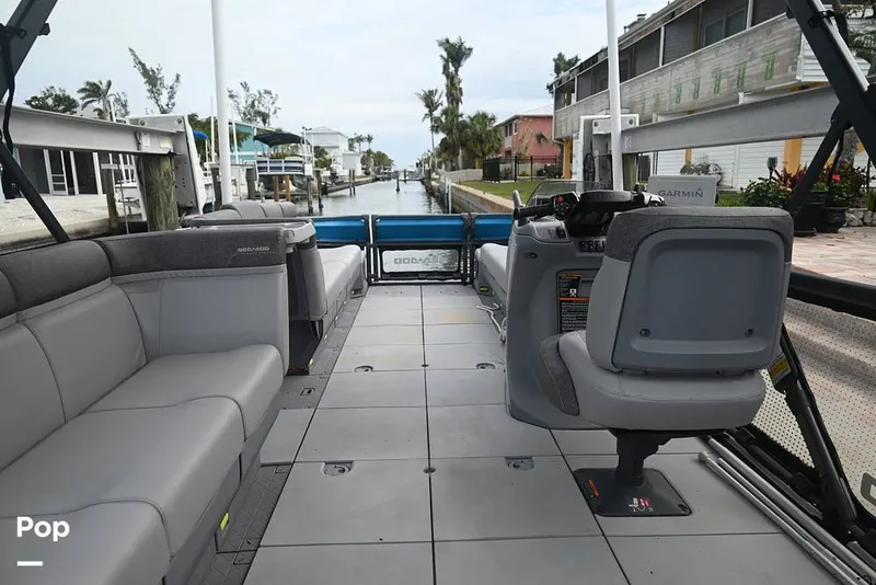 Slide: The Image of Sea-Doo Switch Cruise 21 2023 - 15194957