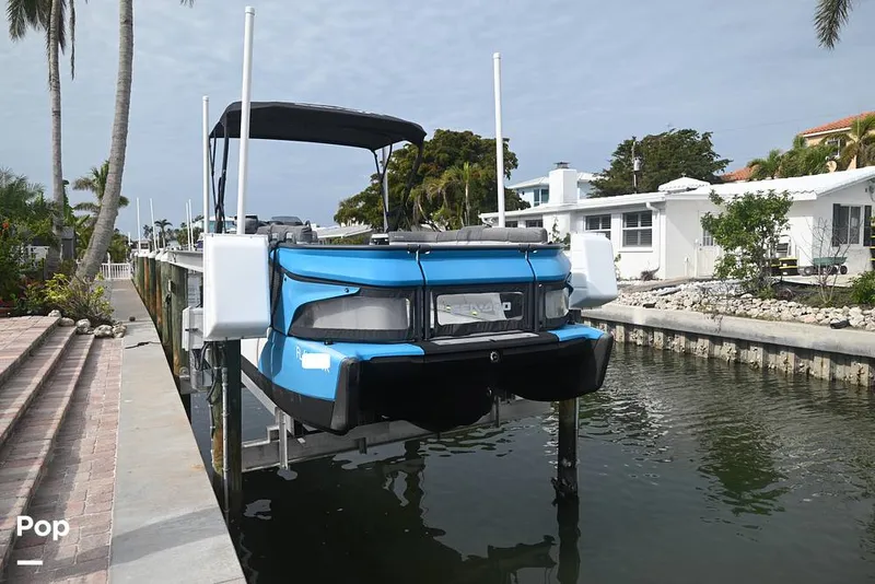 Slide: The Image of Sea-Doo Switch Cruise 21 2023 - 15194894