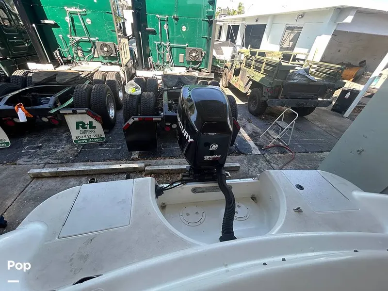 Slide: The Image of Hurricane Sundeck Sport 232 2016 - 15258651