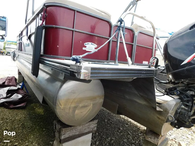 Slide: The Image of Manitou Encore 230 SHP Rear Facing 2016 - 15454768