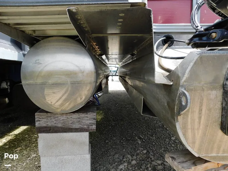 Slide: The Image of Manitou Encore 230 SHP Rear Facing 2016 - 15454769