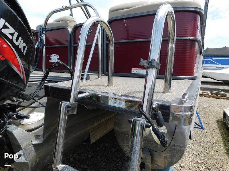 Slide: The Image of Manitou Encore 230 SHP Rear Facing 2016 - 15454776