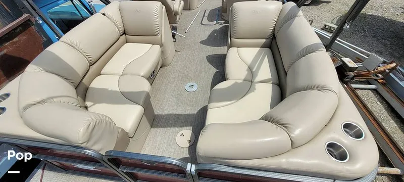 Slide: The Image of Manitou Encore 230 SHP Rear Facing 2016 - 15454793