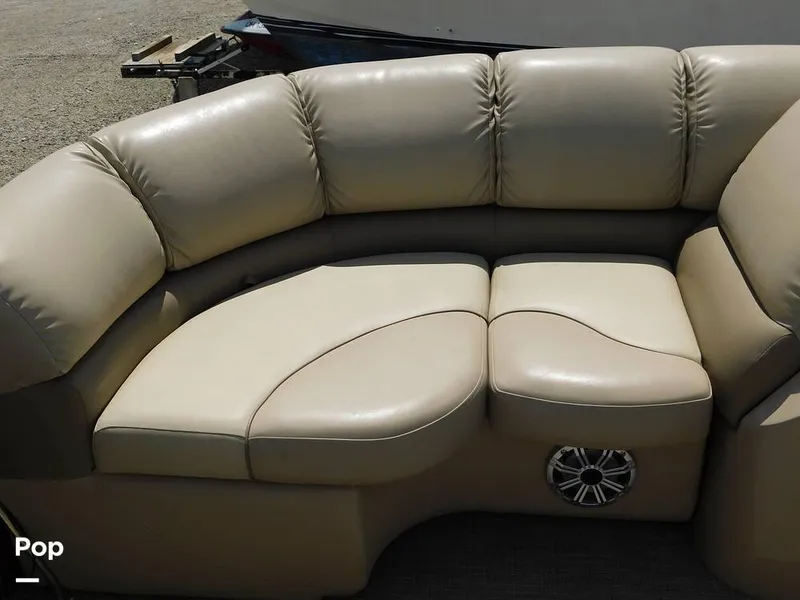 Slide: The Image of Manitou Encore 230 SHP Rear Facing 2016 - 15454807