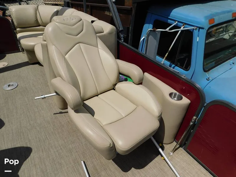 Slide: The Image of Manitou Encore 230 SHP Rear Facing 2016 - 15454828