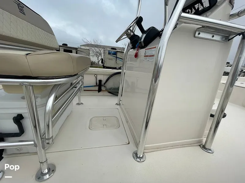 Slide: The Image of Leaning Post With Flip Down Foot Rest - 15168870