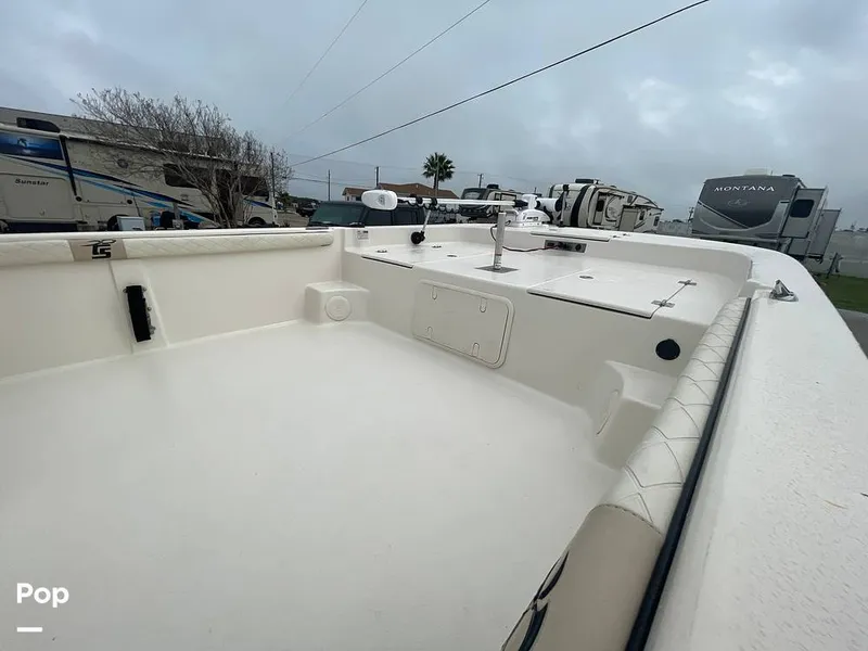 Slide: The Image of Bow Casting Deck With Storage - 15168875