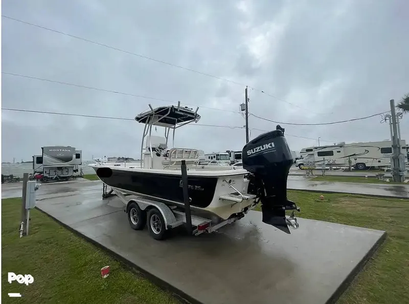 Slide: The Image of Carolina 25LS 2022 - 15180153