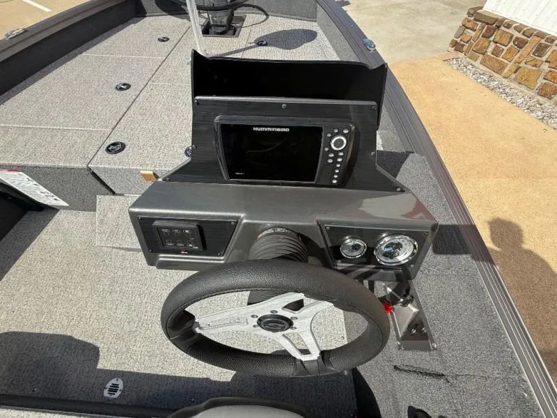 Slide: The Image of Smoker Craft VIPER XR 175 PRO 2026 - 10