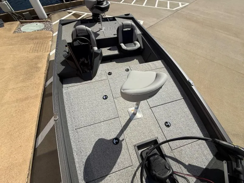 Slide: The Image of Smoker Craft VIPER XR 175 PRO 2026 - 7