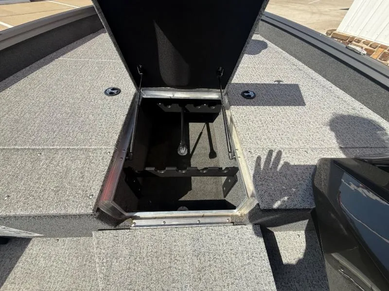 Slide: The Image of Smoker Craft VIPER XR 175 PRO 2026 - 8