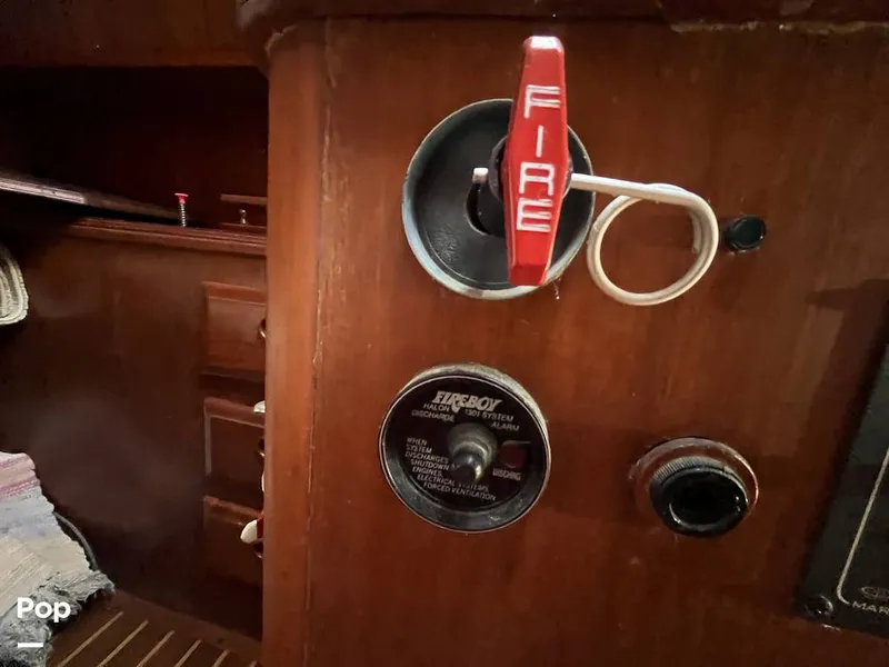 Slide: The Image of Endeavour Center Cockpit 42 1985 - 15228641