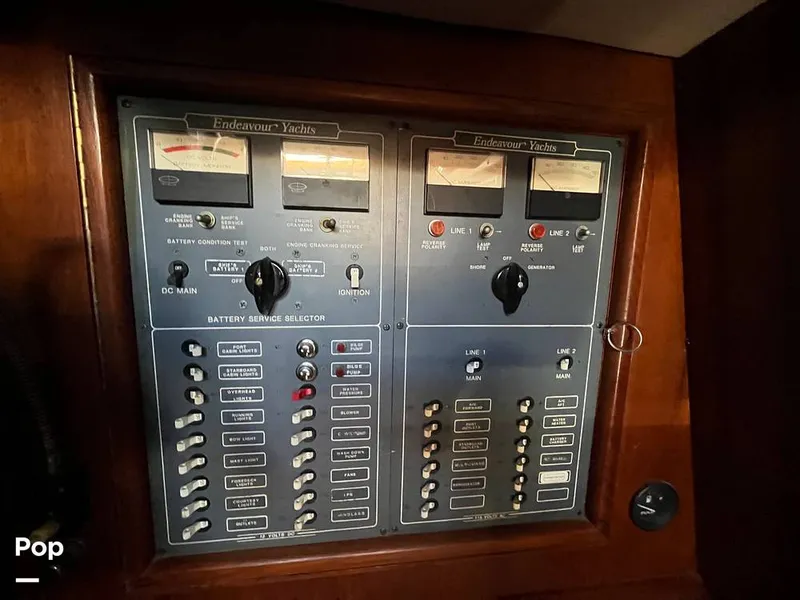 Slide: The Image of Endeavour Center Cockpit 42 1985 - 15228649