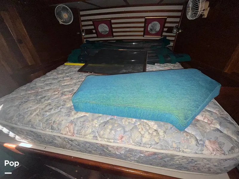 Slide: The Image of Endeavour Center Cockpit 42 1985 - 15228690