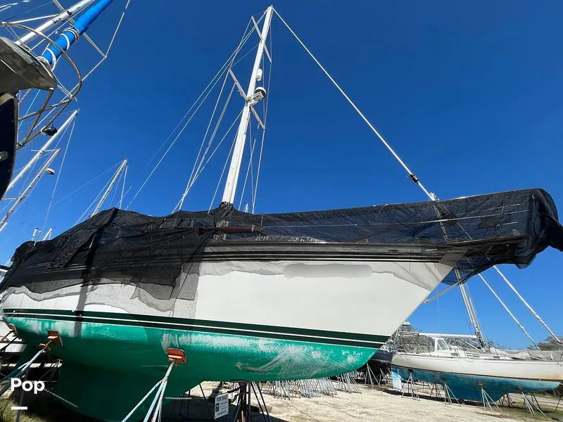 Slide: The Image of 1985 Endeavour 42 Center Cockpit - 15228489