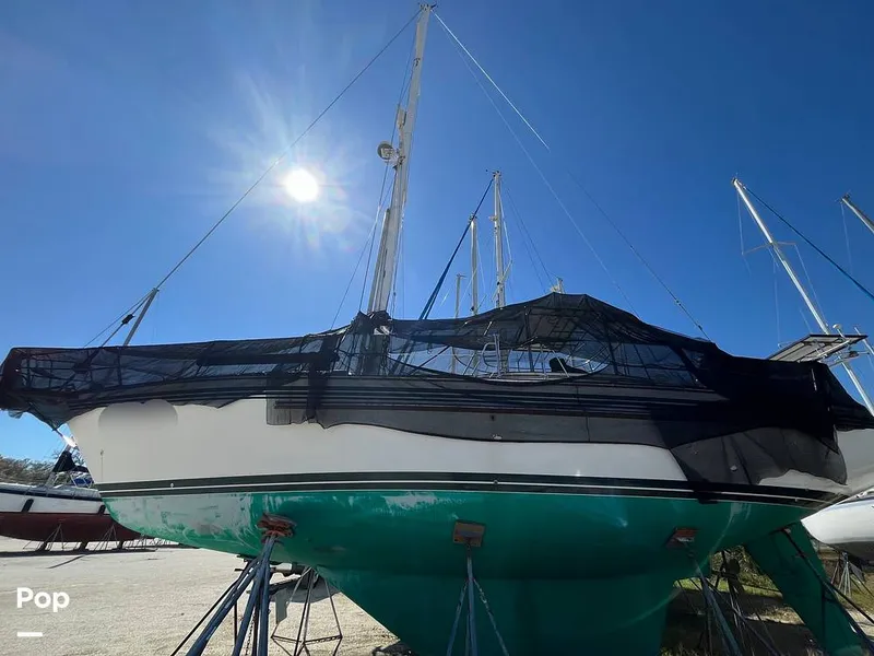 Slide: The Image of 1985 Endeavour 42 Center Cockpit - 15228492