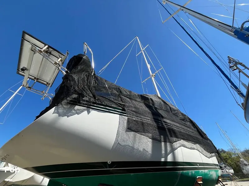 Slide: The Image of 1985 Endeavour 42 Center Cockpit - 15228513