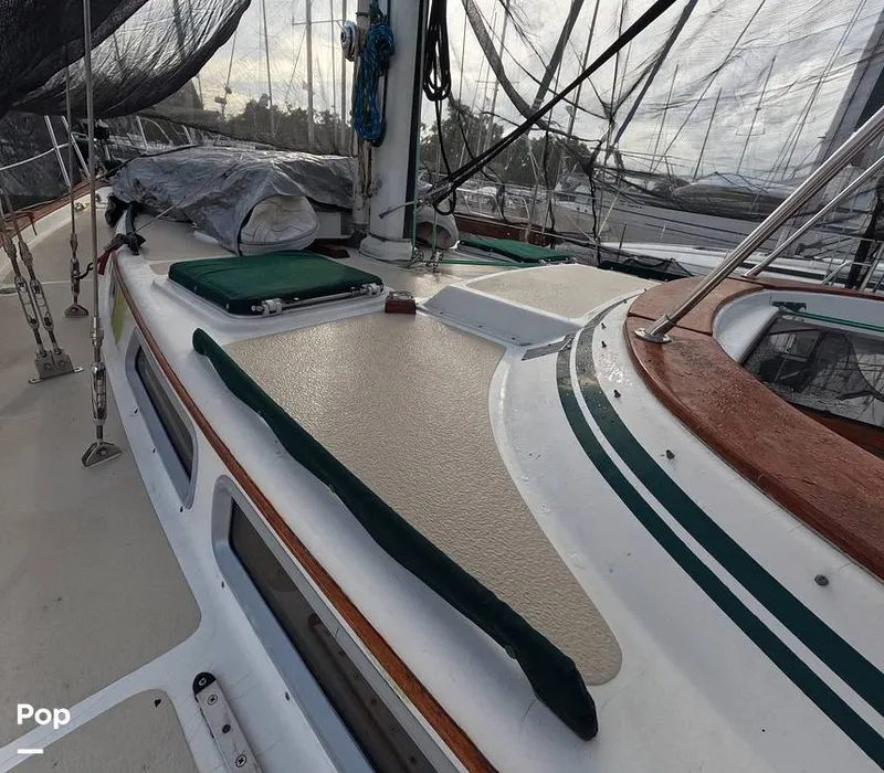 Slide: The Image of Endeavour Center Cockpit 42 1985 - 15940429