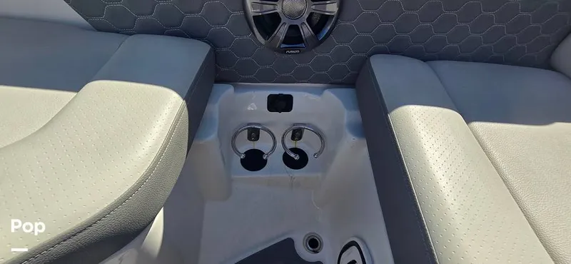 Slide: The Image of Sea Ray SDX 250 2020 - 16257548