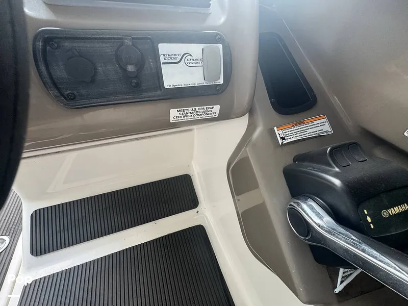 Slide: The Image of Yamaha SX 240 HO 2011 - 15153881