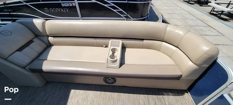 Slide: The Image of Godfrey Sweetwater 2386 2022 - 15335868