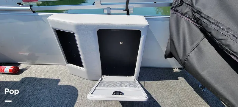 Slide: The Image of Godfrey Sweetwater 2286SFL 2024 - 15307501