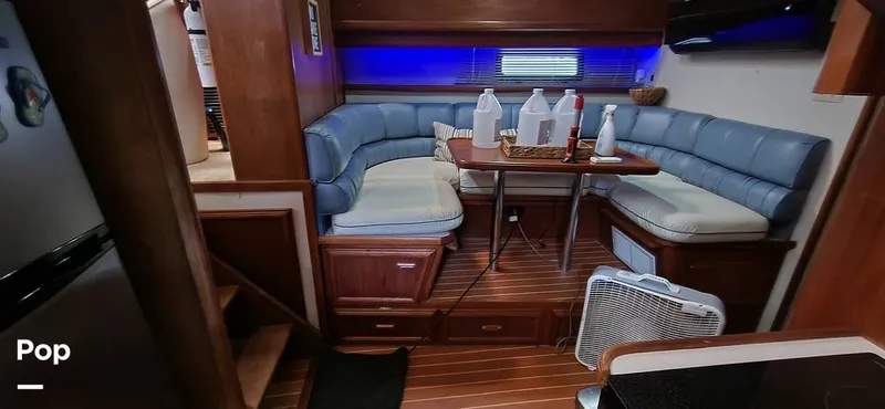 Slide: The Image of Carver Yachts 4207 1988 - 15251955