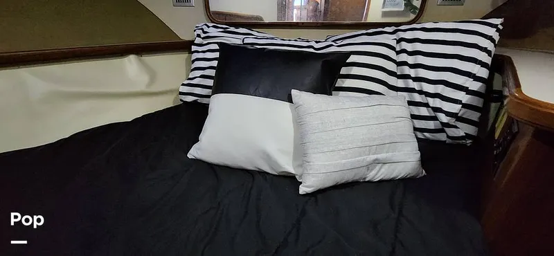 Slide: The Image of Carver Yachts 4207 1988 - 15251969