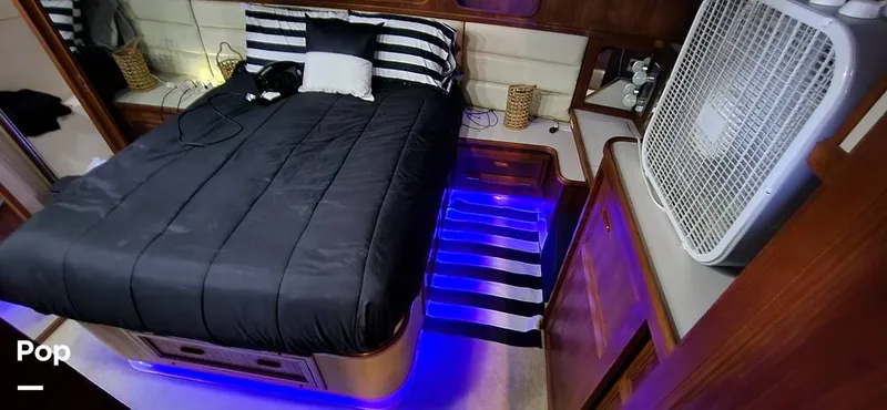 Slide: The Image of Carver Yachts 4207 1988 - 15251981