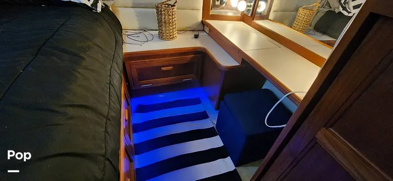 Slide: The Image of Carver Yachts 4207 1988 - 15251993